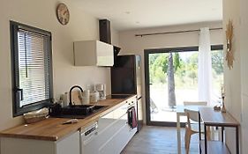 Maison D'Hotes Calme Proche Village